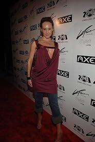 Lola Davidson